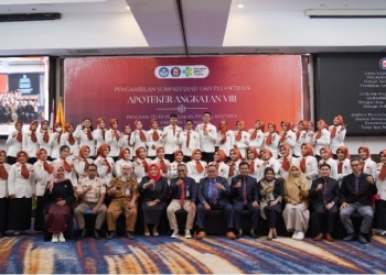 Diikuti 132 Peserta, Prodi Profesi Apoteker Fakultas Farmasi UHO Gelar Sumpah Angakatan Ke-VIII