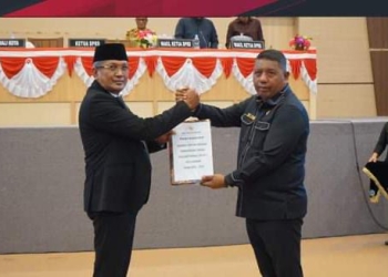 Rapat Paripurna DPRD Kendari, Pj Wali Kota Serahkan Raperda RPJPD 2025-2045