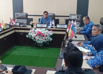 Komisi II DPRD Kota Kendari Panggil Michelin Terkait Viral Foto Pemandu Karaoke Gunakan Seragam Sekolah