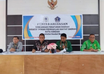 Sekretariat DPRD Kota Kendari Sebarluaskan Raperda Inisiatif di Kecamatan Kendari Barat