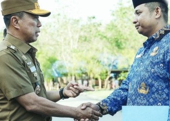 Gubernur ASR Serahkan SK Pengangkatan kepada 3.886 ASN Lingkup Pemprov Sultra