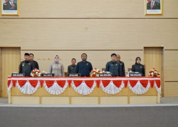 Rapat Paripurna DPRD, Wali Kota Kendari Serahkan Raperda dan Laporan Keuangan Kepada DPRD