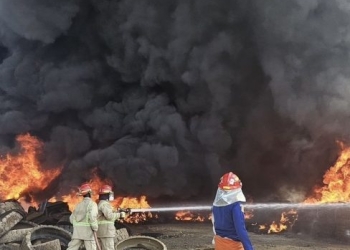 Tewaskan Satu Orang Pekerja, Pabrik Pengolahan Ban Bekas di Konawe Selatan Dilahap Si Jago Merah