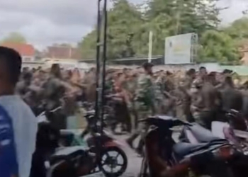 Kericuhan Antara TNI Vs Brimob Pecah di Lapangan Sepak Bola Buton Selatan